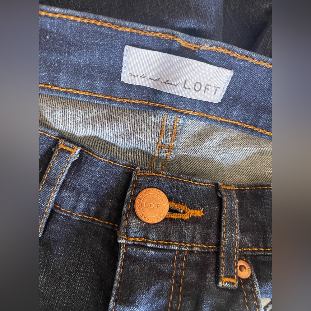 LOFT Women Dark Distressed Blue Jeans | Preppy Denim | Skinny Jeans 👖 size 25